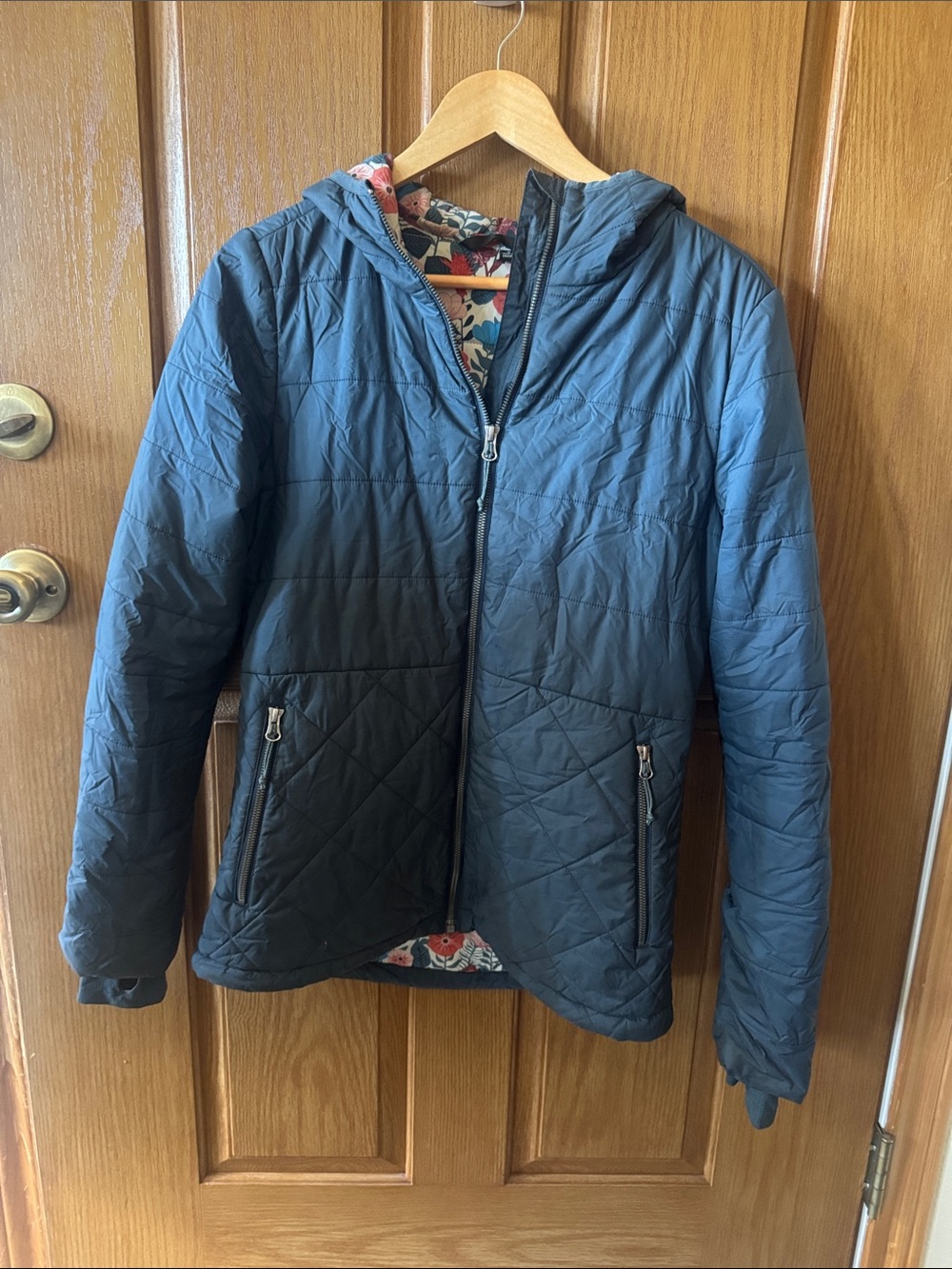 Strafe Women's Insulated Quilted Hooded Jacket - Blue with floral lining